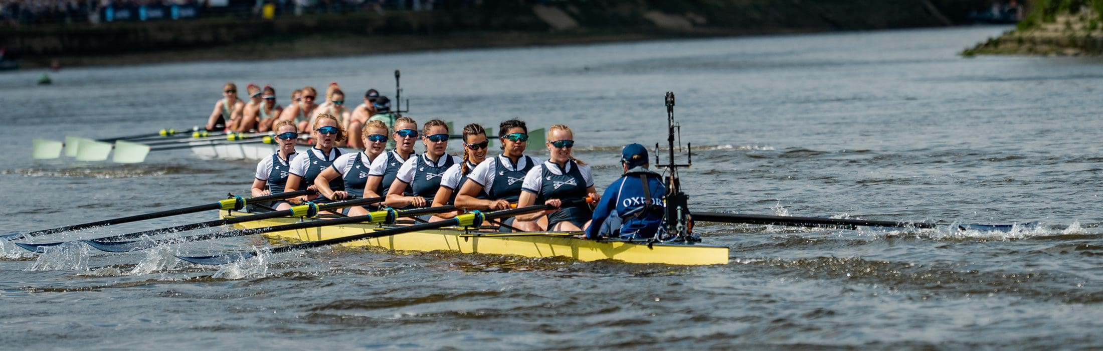 Oxford chasing Cambridge in the Women's Boat Race 2025